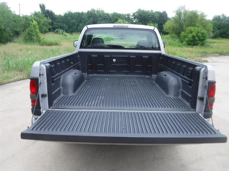 2001 Dodge Ram Pickup ST - Photo 18