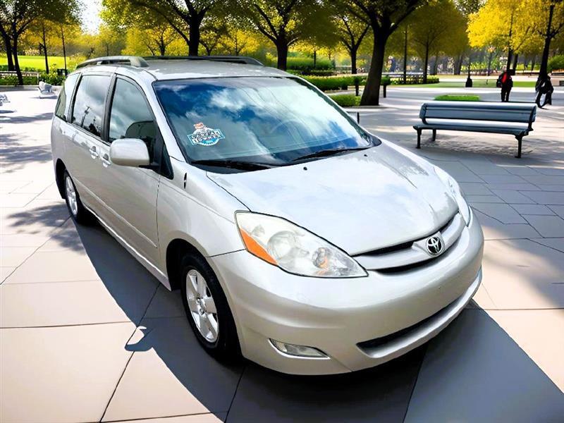 Toyota Sienna XLE FWD 2009