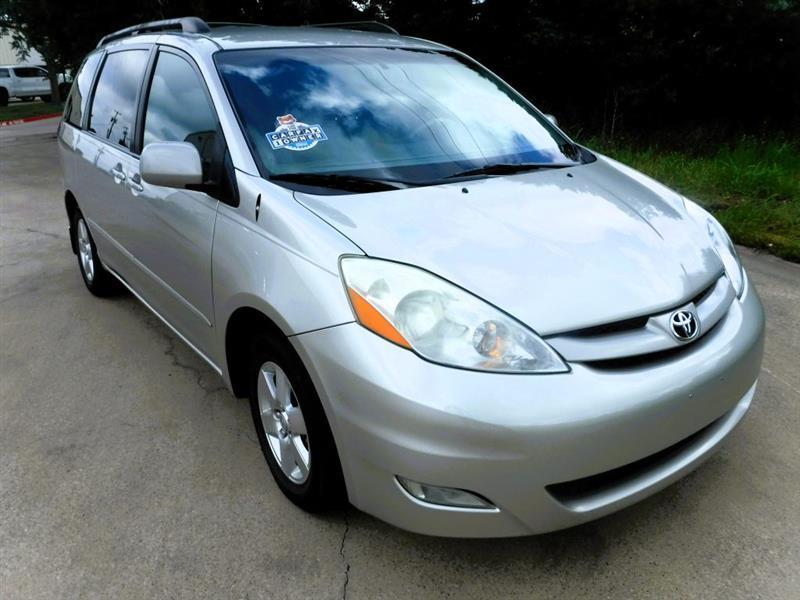 Toyota Sienna XLE FWD 2009