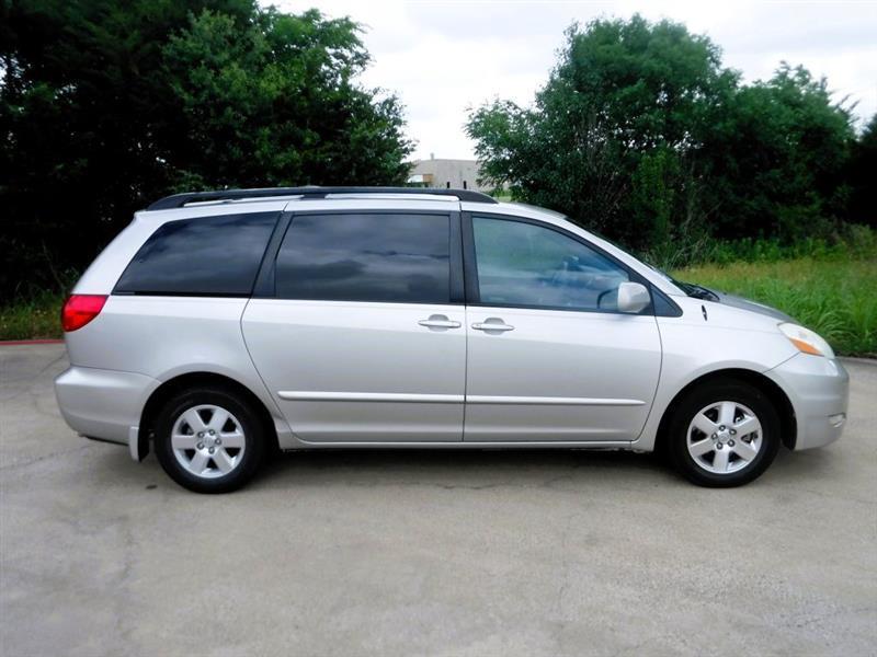 Toyota Sienna XLE FWD 2009