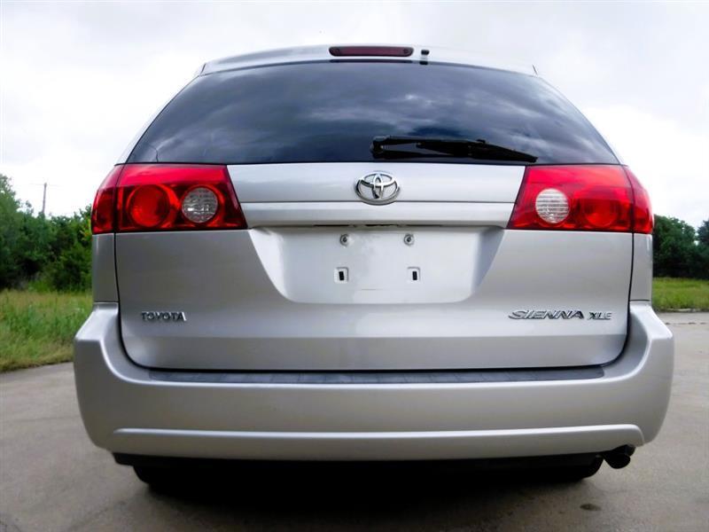 Toyota Sienna XLE FWD 2009