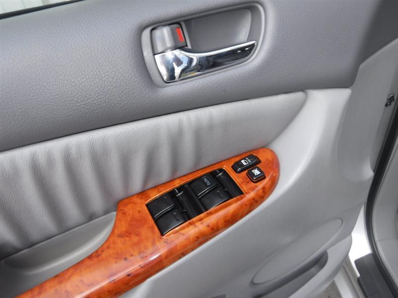 Toyota Sienna XLE FWD 2009