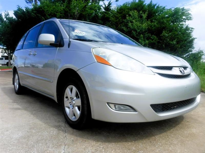 Toyota Sienna XLE FWD 2009