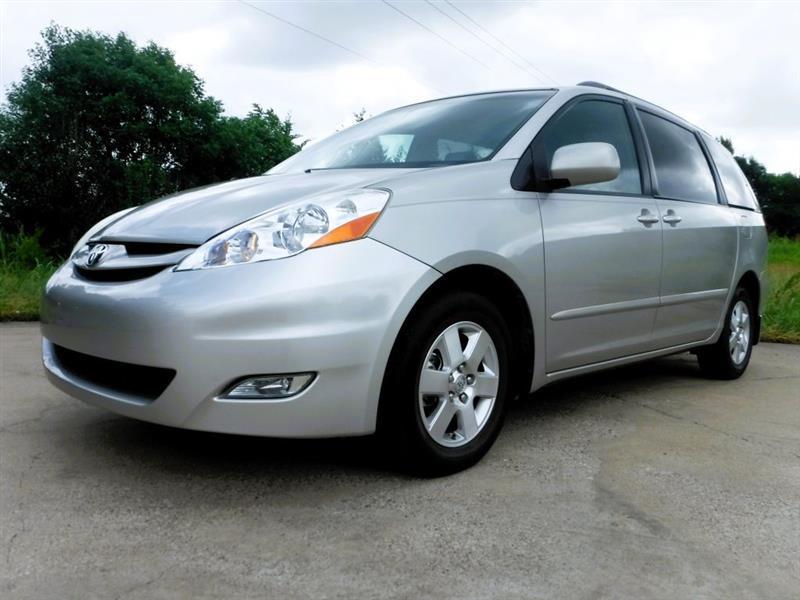 Toyota Sienna XLE FWD 2009