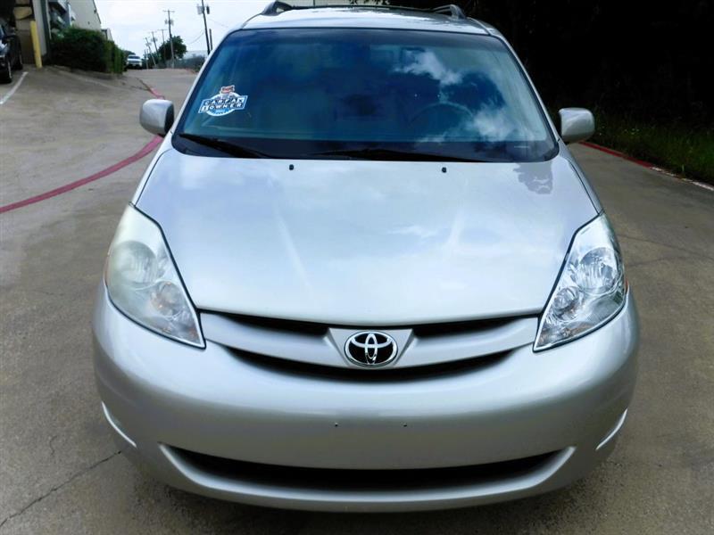 Toyota Sienna XLE FWD 2009