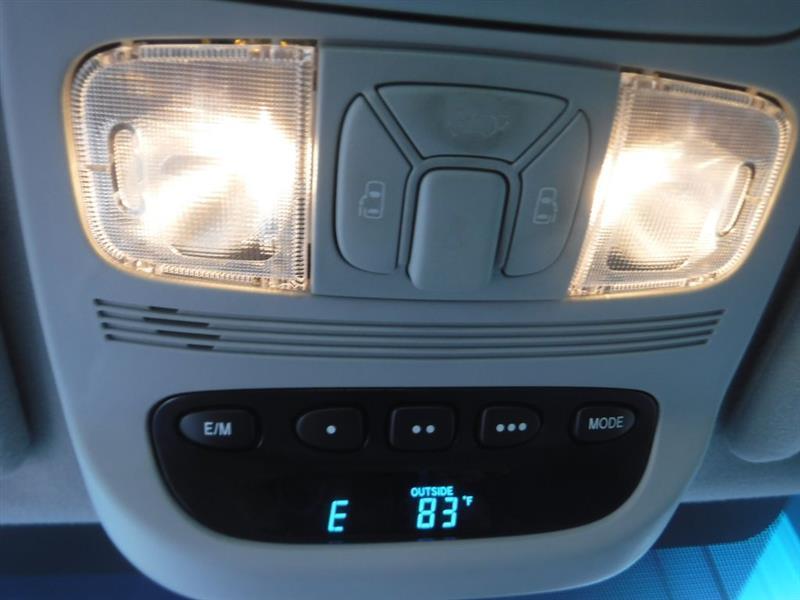 Toyota Sienna XLE FWD 2009