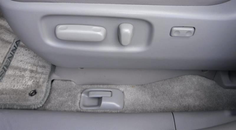 Toyota Sienna XLE FWD 2009