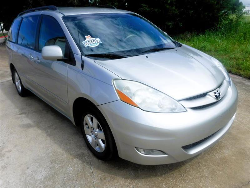Toyota Sienna XLE FWD 2009