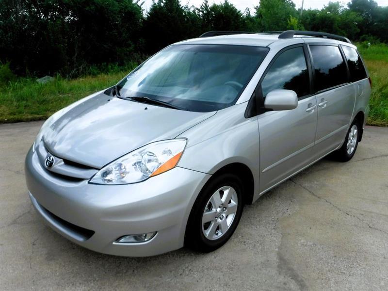 Toyota Sienna XLE FWD 2009