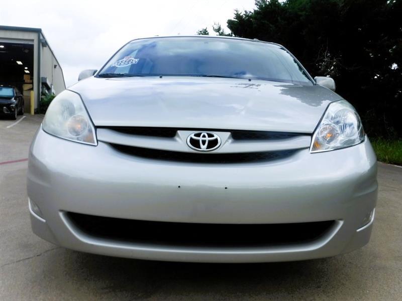 Toyota Sienna XLE FWD 2009