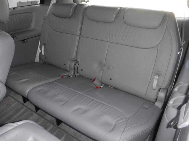 Toyota Sienna XLE FWD 2009