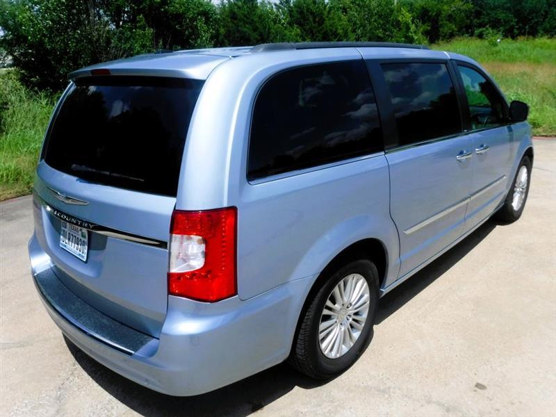Chrysler Town & Country Touring-L 2012