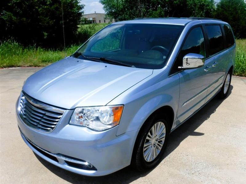 Chrysler Town & Country Touring-L 2012