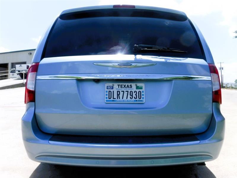 Chrysler Town & Country Touring-L 2012