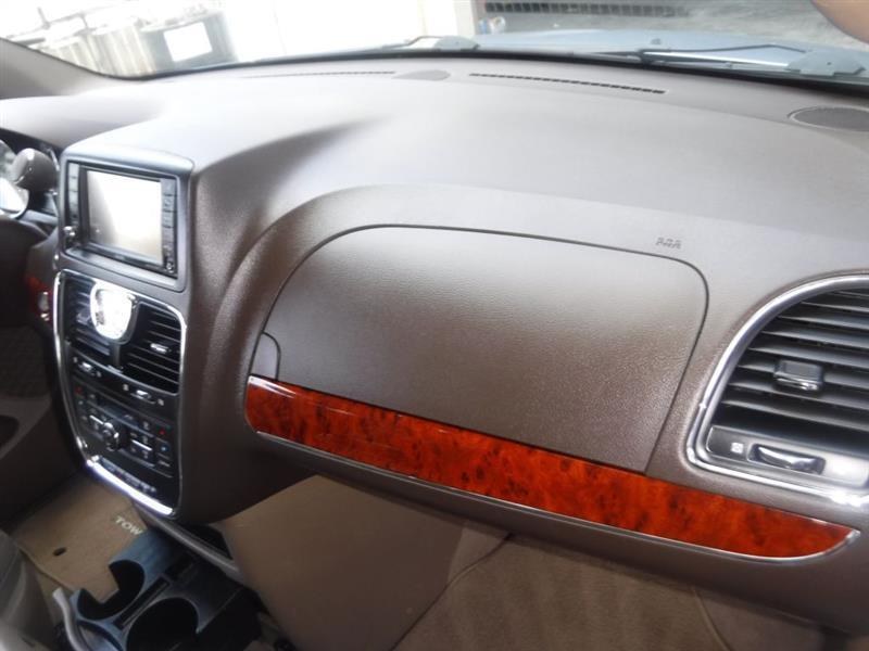 Chrysler Town & Country Touring-L 2012