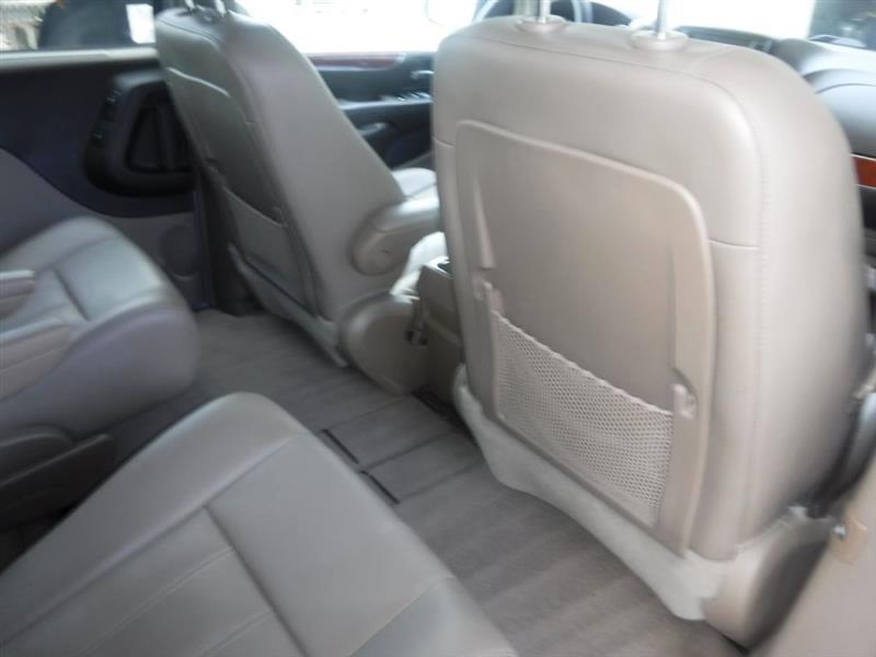 Chrysler Town & Country Touring-L 2012