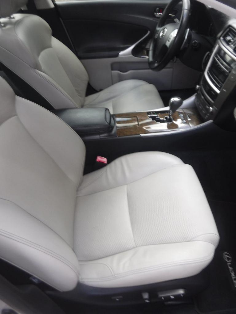 Lexus IS 250 RWD 2011