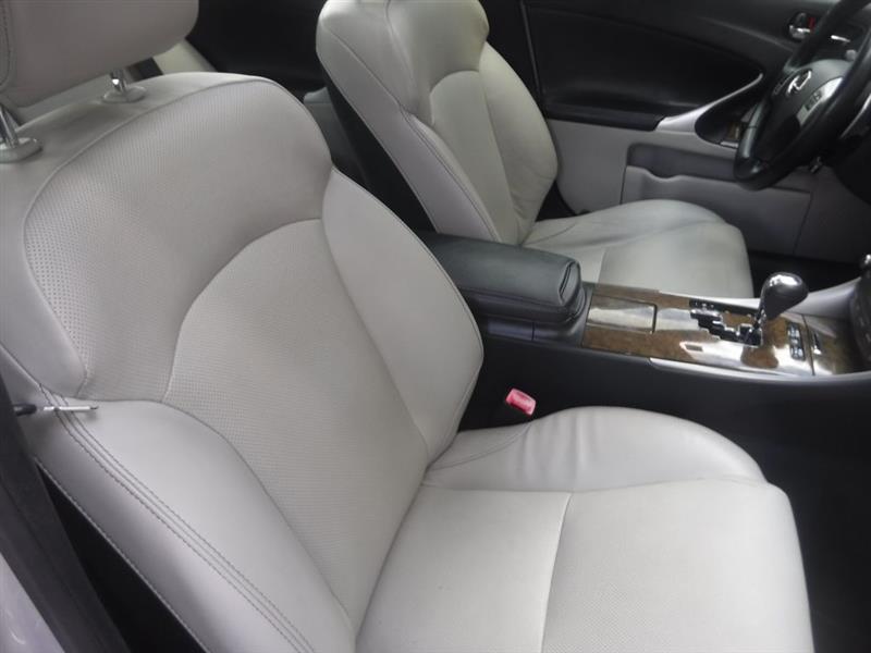 Lexus IS 250 RWD 2011