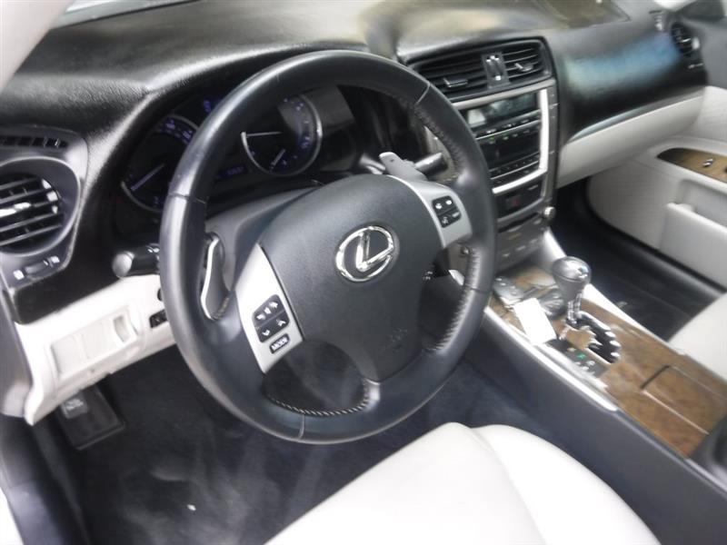 Lexus IS 250 RWD 2011