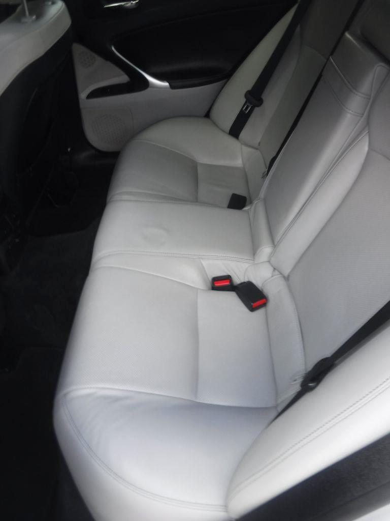 Lexus IS 250 RWD 2011
