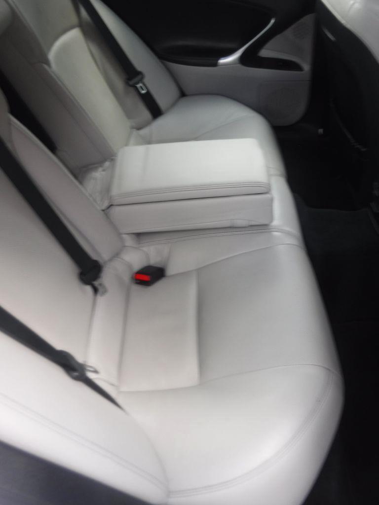 Lexus IS 250 RWD 2011