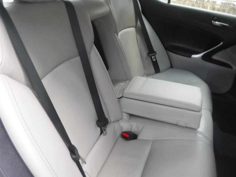Lexus IS 250 RWD 2011