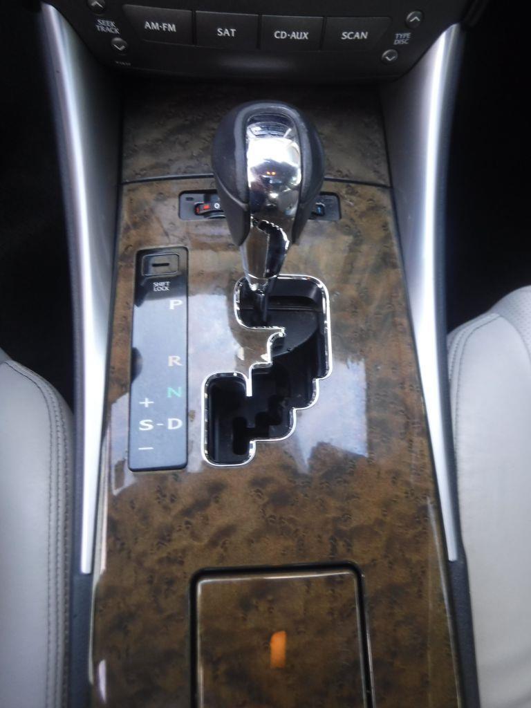 Lexus IS 250 RWD 2011