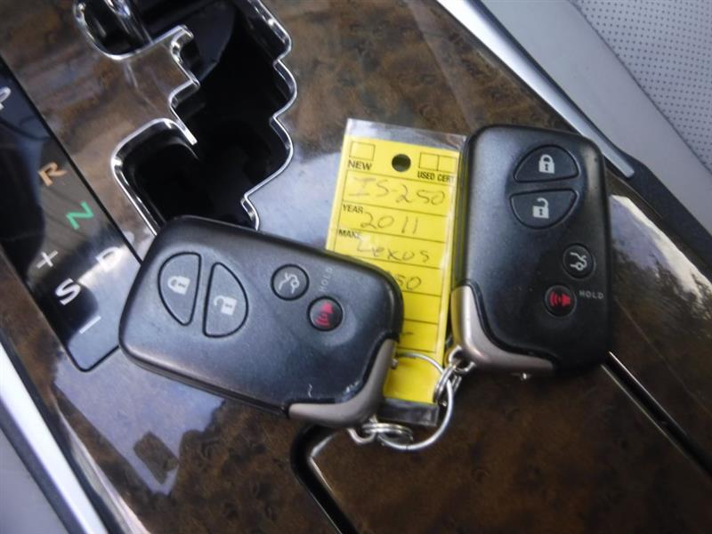 Lexus IS 250 RWD 2011