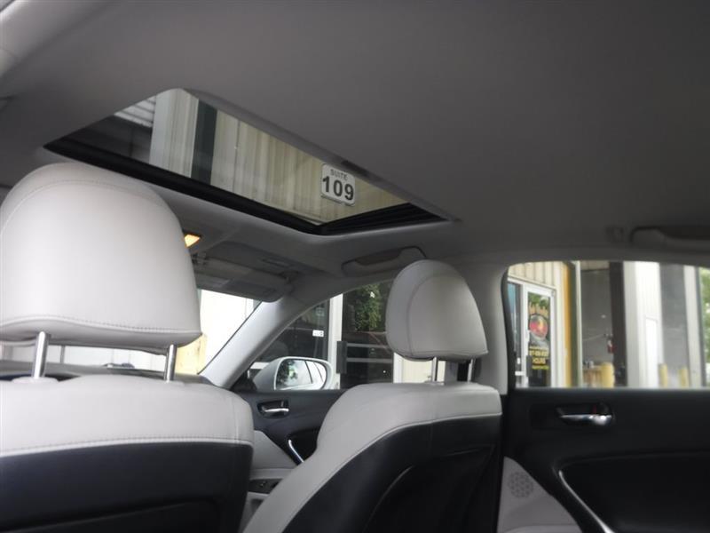 Lexus IS 250 RWD 2011