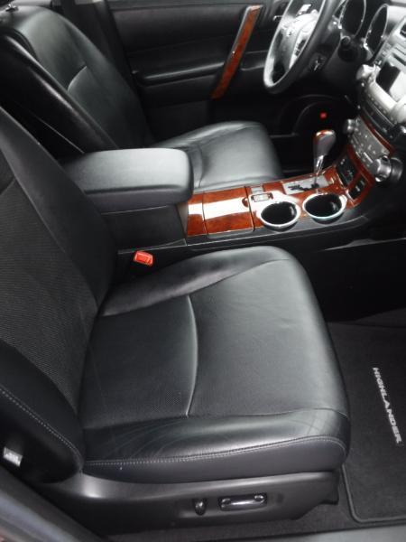 Toyota Highlander Limited 2WD 2012