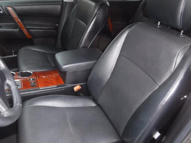 Toyota Highlander Limited 2WD 2012
