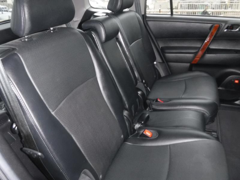 Toyota Highlander Limited 2WD 2012