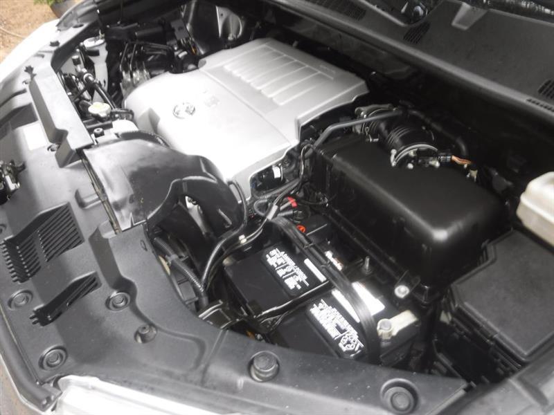 Toyota Highlander Limited 2WD 2012