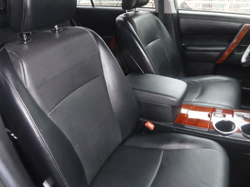 Toyota Highlander Limited 2WD 2012