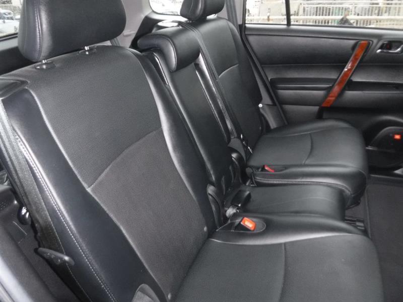 Toyota Highlander Limited 2WD 2012