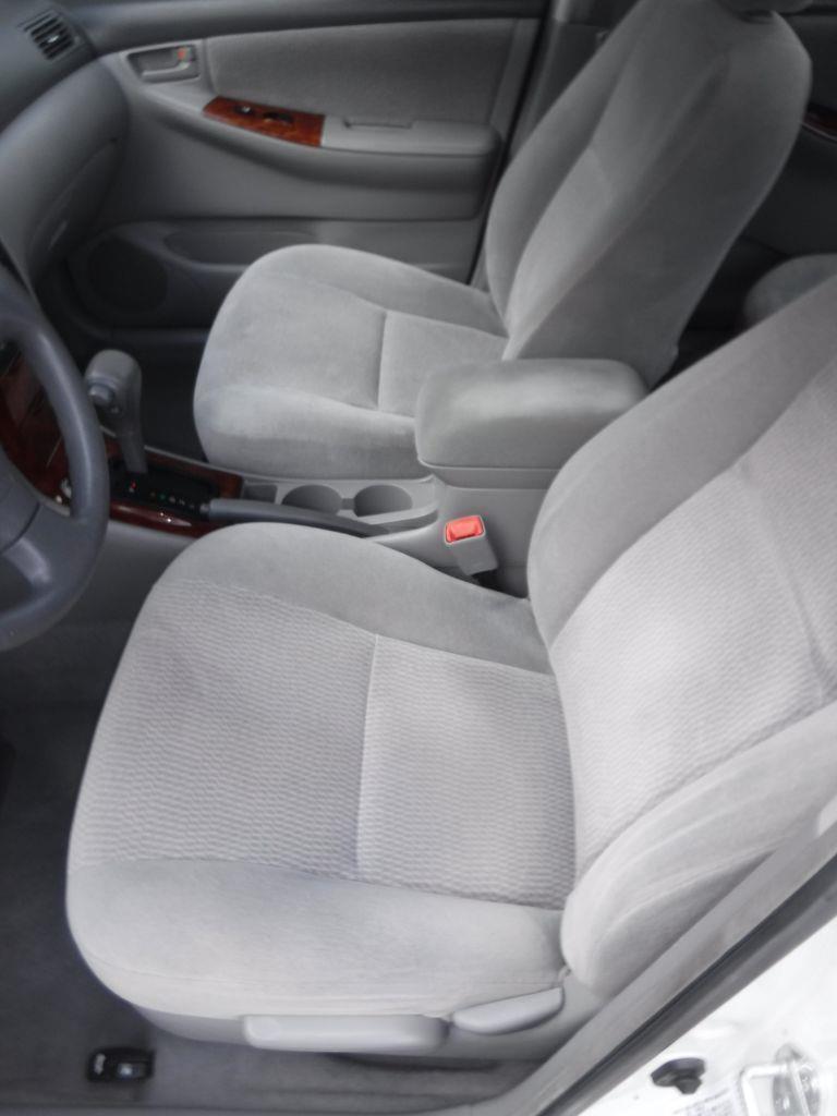 Toyota Corolla LE 2006