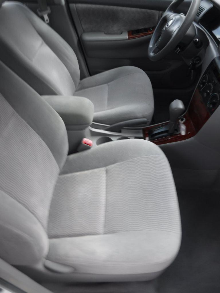 Toyota Corolla LE 2006