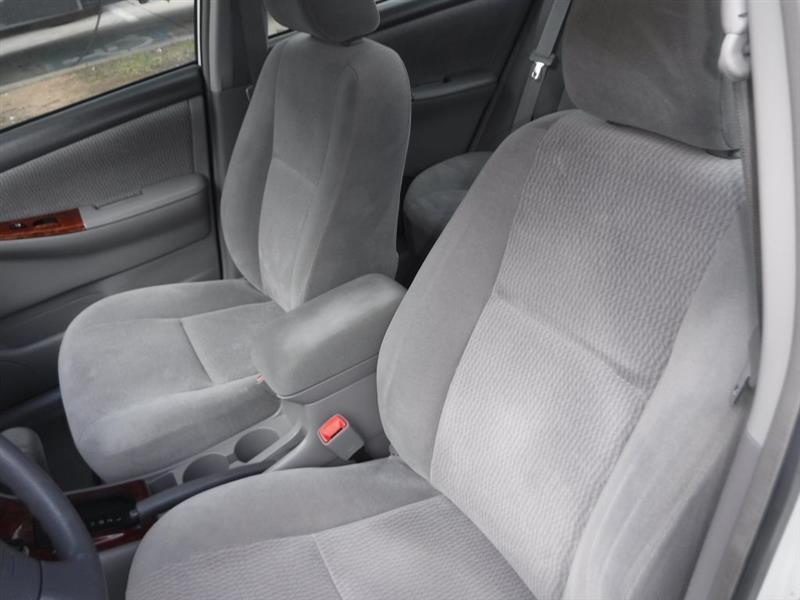 Toyota Corolla LE 2006