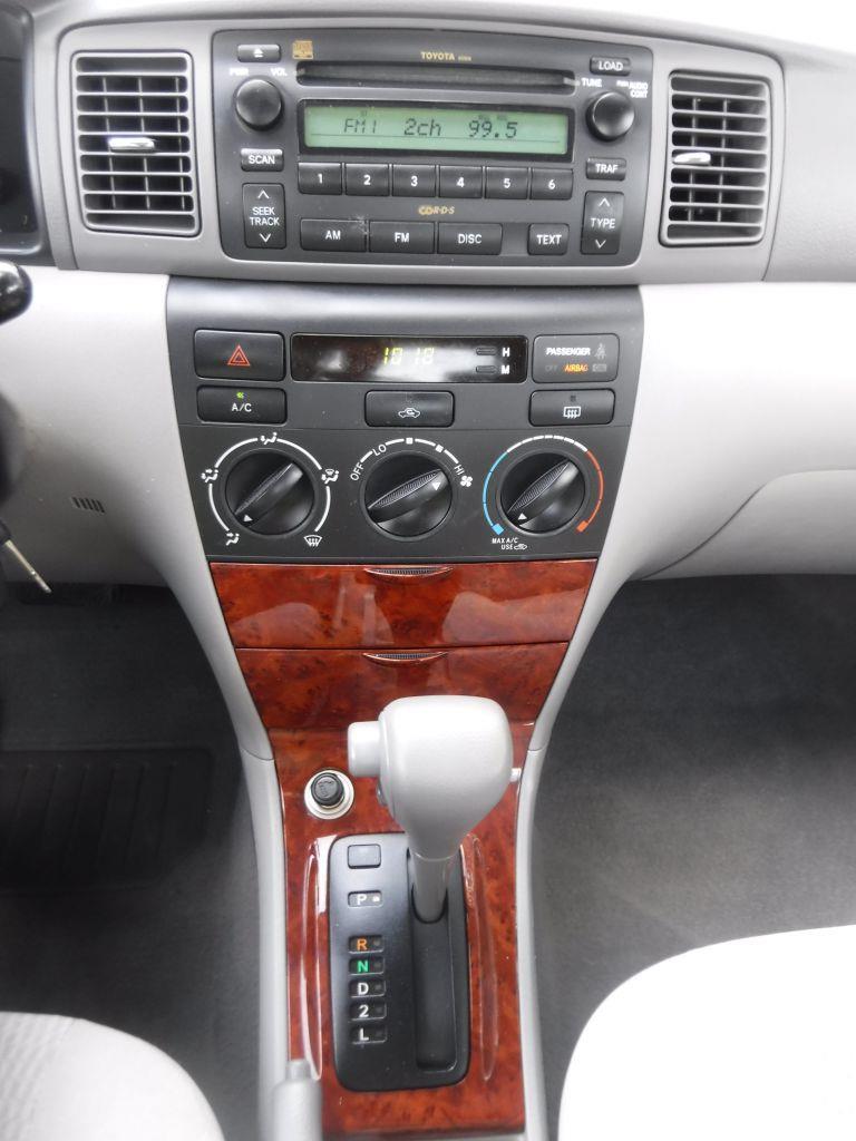 Toyota Corolla LE 2006