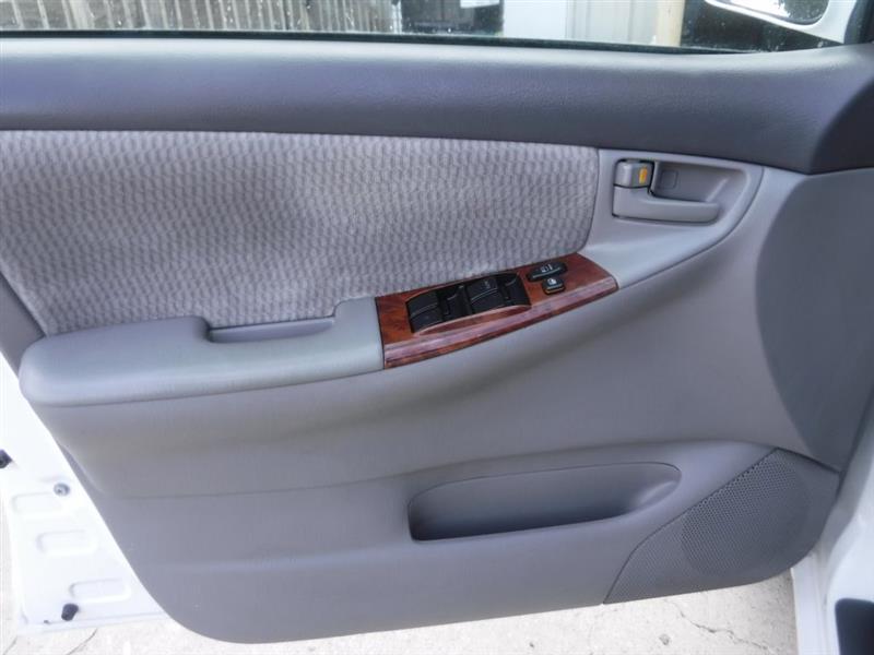 Toyota Corolla LE 2006
