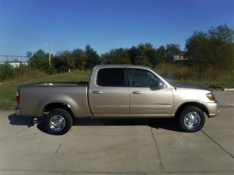 Toyota Tundra SR5 Double Cab 2WD 2004
