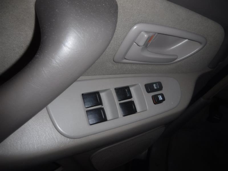 Toyota Tundra SR5 Double Cab 2WD 2004
