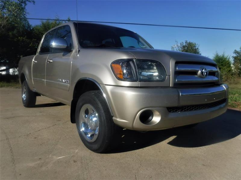 Toyota Tundra SR5 Double Cab 2WD 2004
