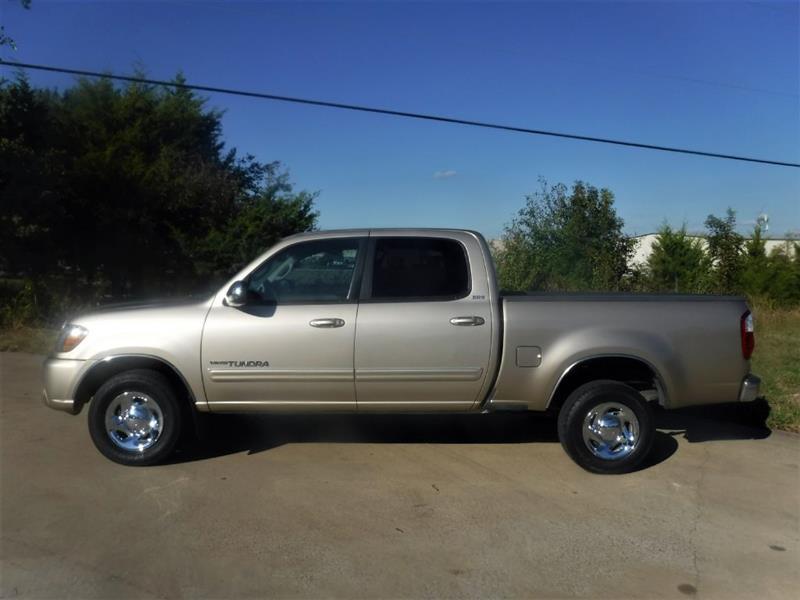 Toyota Tundra SR5 Double Cab 2WD 2004