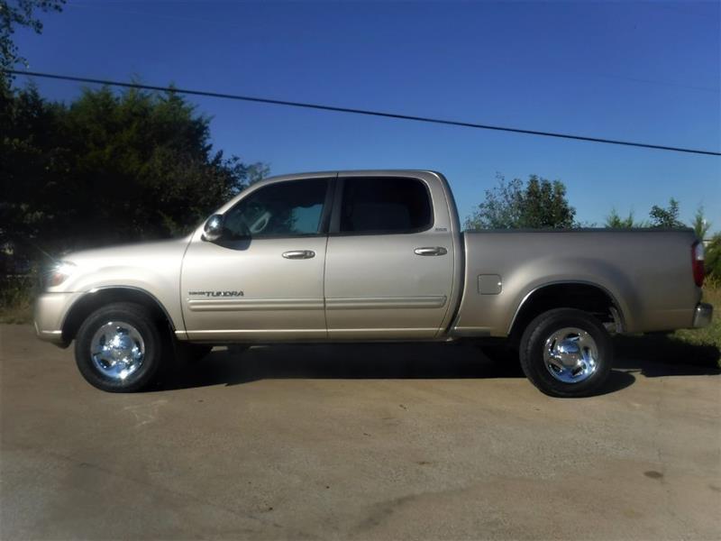 Toyota Tundra SR5 Double Cab 2WD 2004