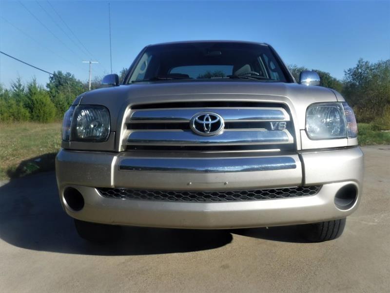 Toyota Tundra SR5 Double Cab 2WD 2004