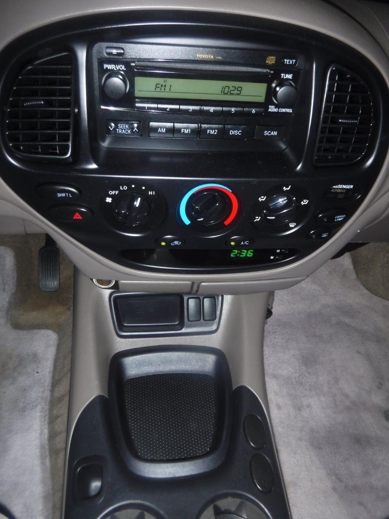 Toyota Tundra SR5 Double Cab 2WD 2004