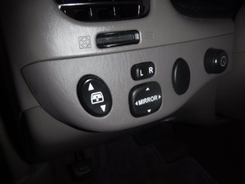 Toyota Tundra SR5 Double Cab 2WD 2004