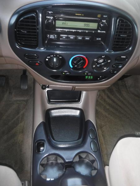 Toyota Tundra SR5 Double Cab 2WD 2004
