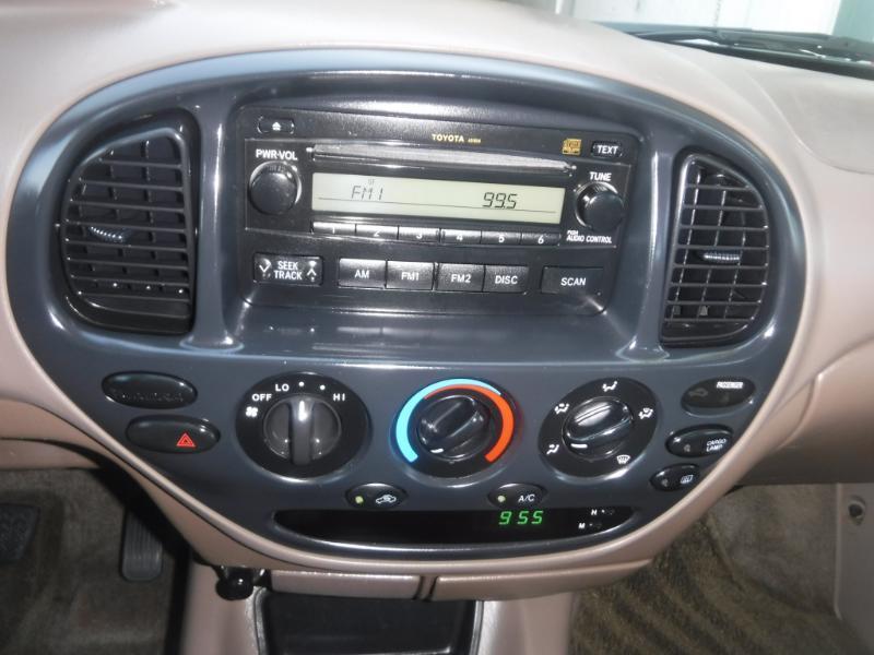 Toyota Tundra SR5 Double Cab 2WD 2004